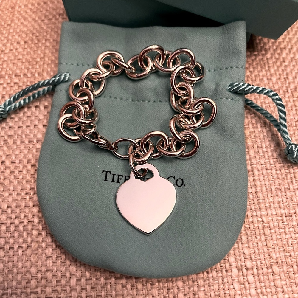 100% Authentic Tiffany silver heart bracelet (en gravable)